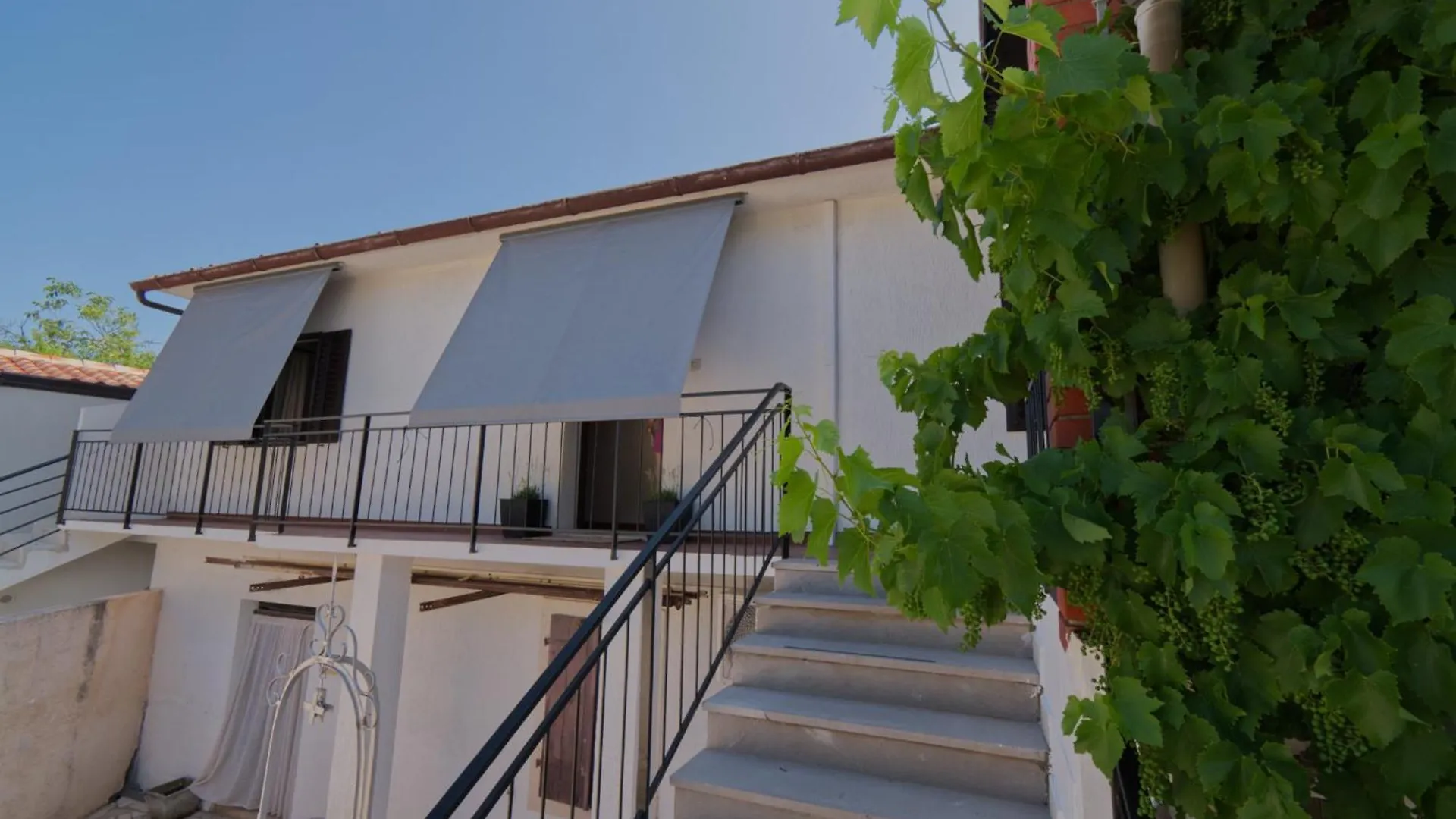 Apartment Poli Sterne, Two Rooms And Pet Friendly Rakalj Croacia